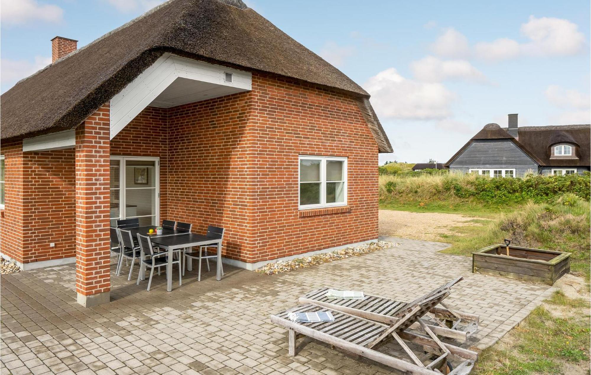 Amazing Home In Blavand With Wifi Exterior photo
